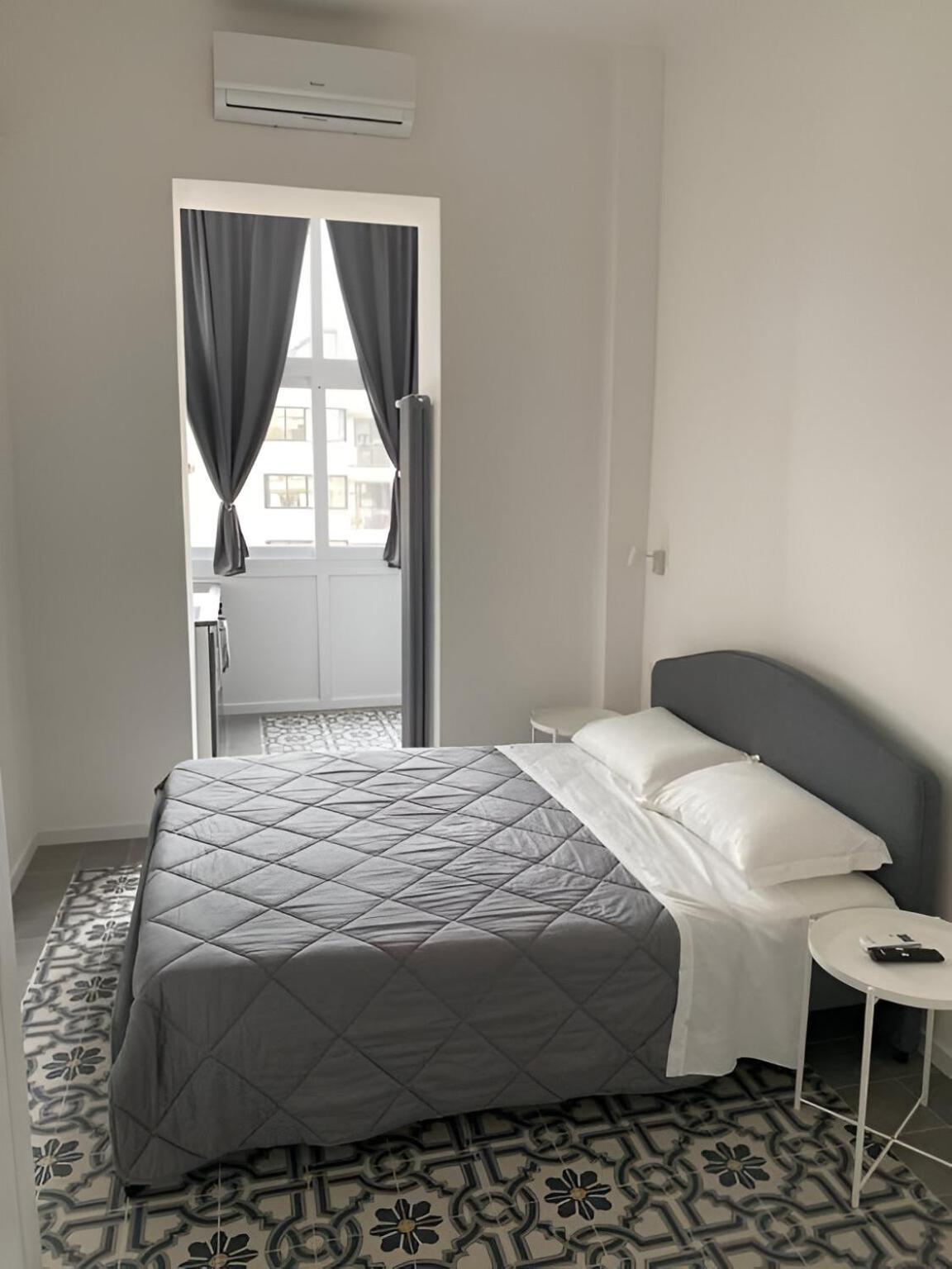 Bari Landlord 242 - Central Station Apartments Exteriör bild