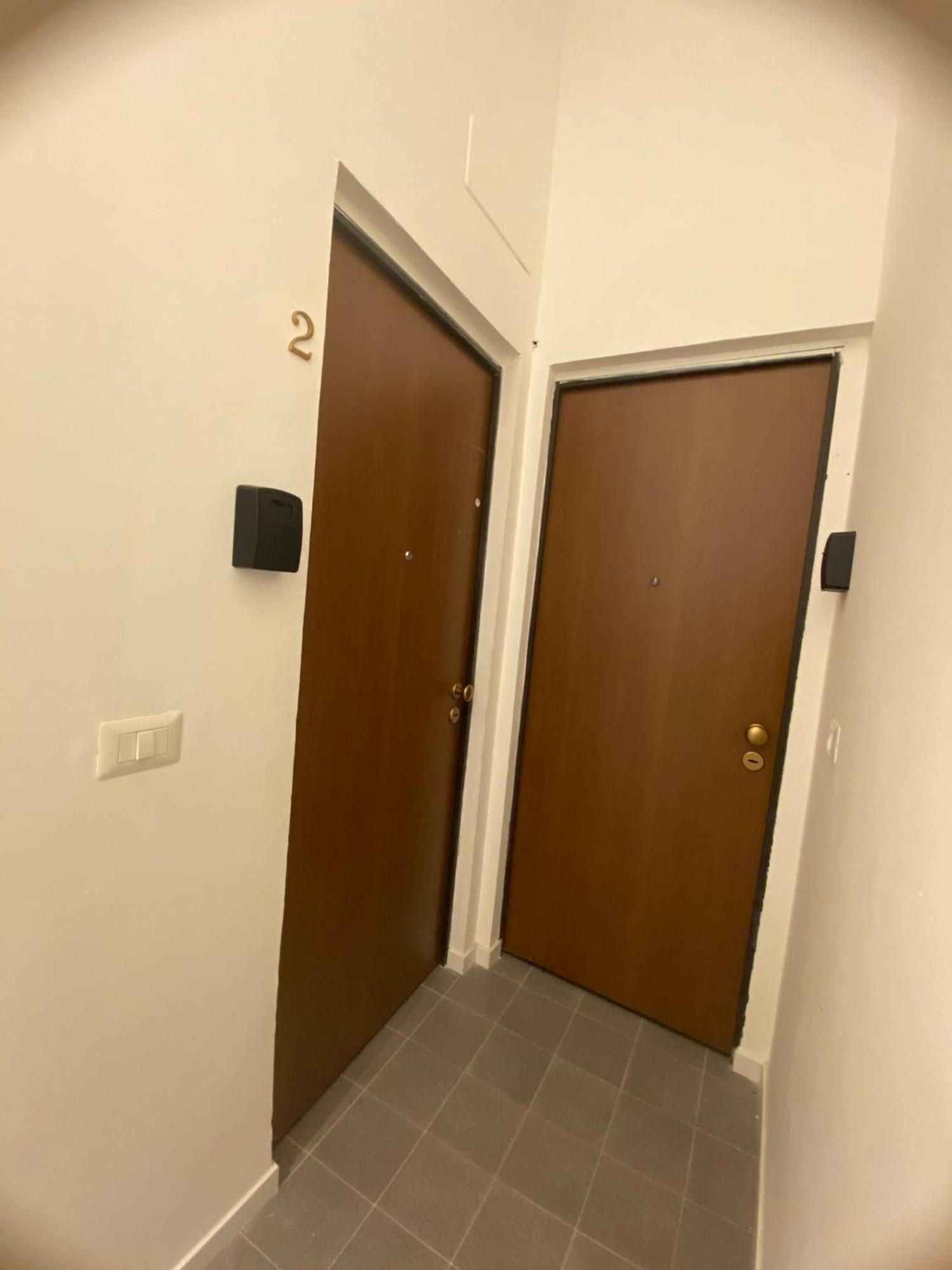Bari Landlord 242 - Central Station Apartments Exteriör bild