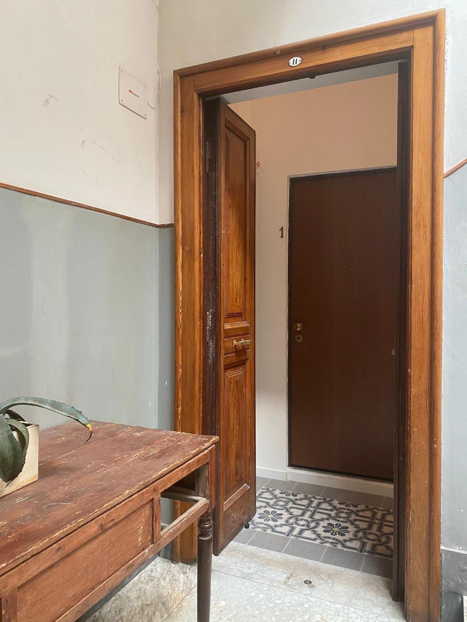 Bari Landlord 242 - Central Station Apartments Exteriör bild