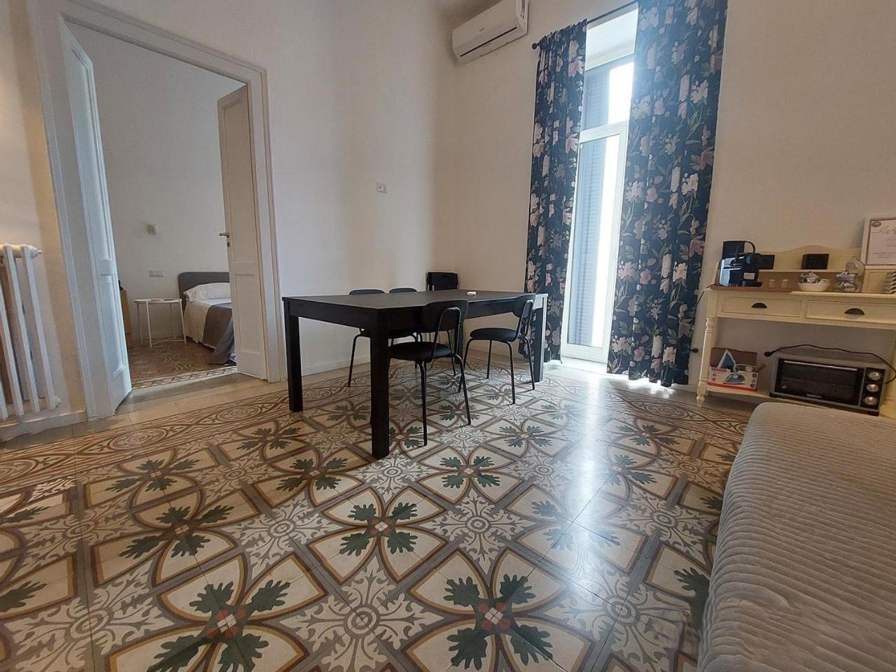 Bari Landlord 242 - Central Station Apartments Exteriör bild